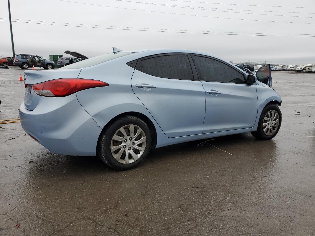 2012 Hyundai Elantra - Image 3