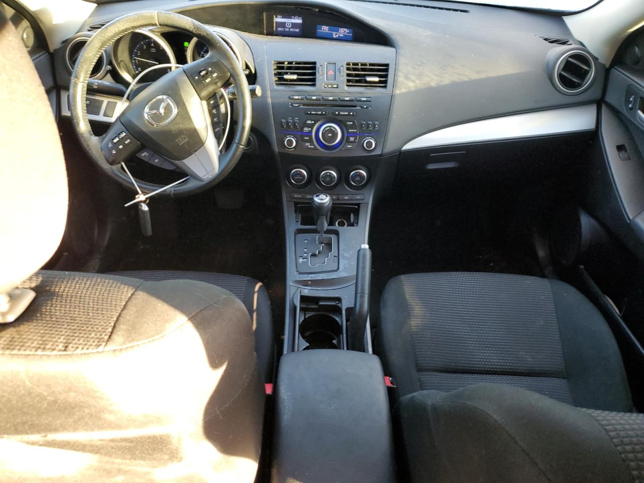 2013 Mazda 3 - Image 8