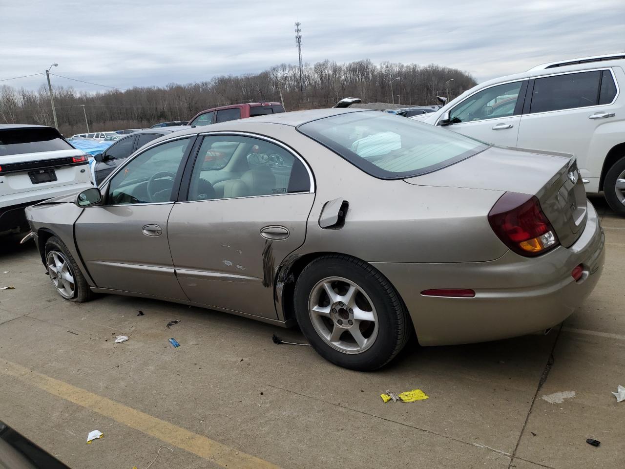 2002 Oldsmobile Aurora - Image 2