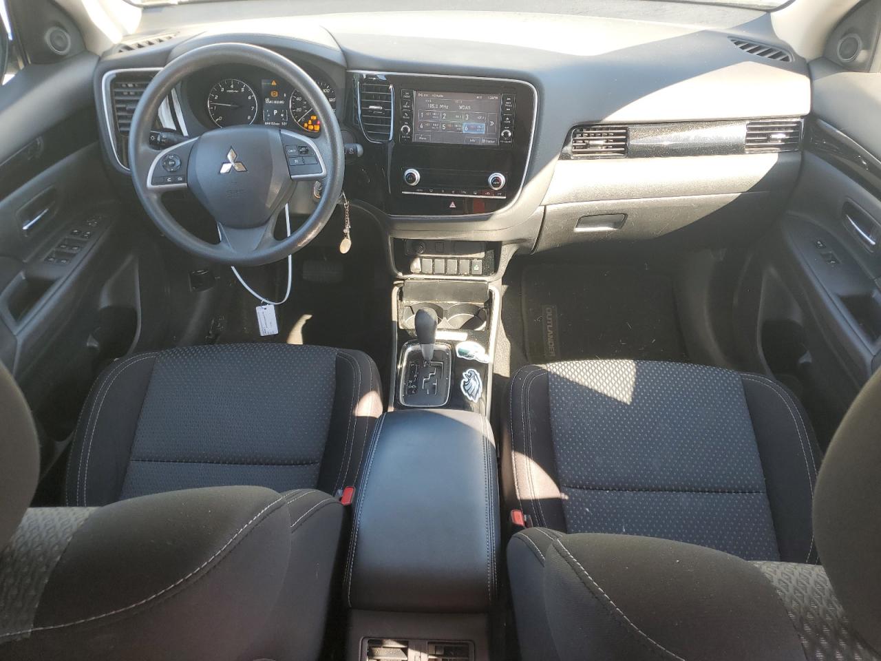 2020 Mitsubishi Outlander - Image 8