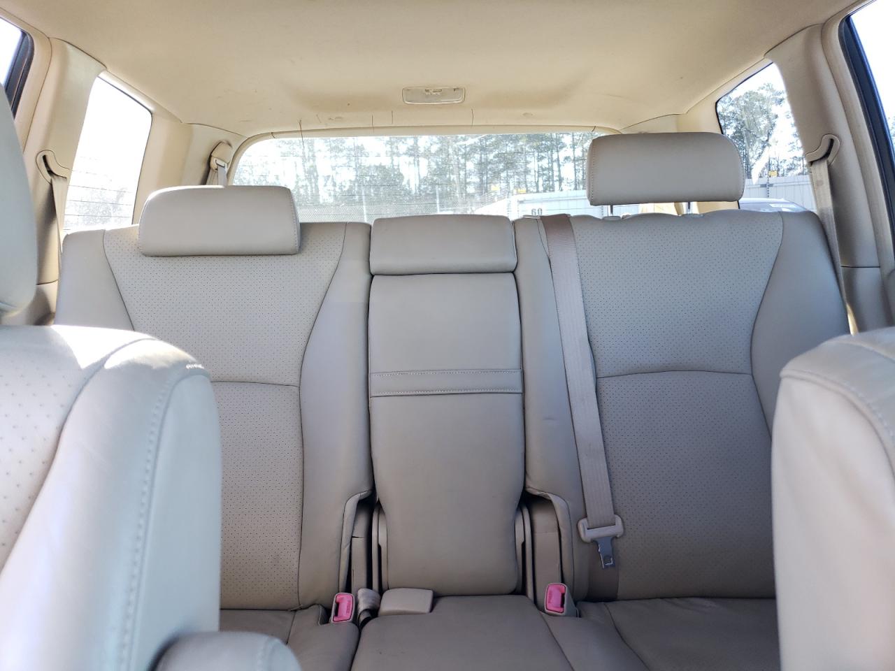 2004 Toyota Highlander - Image 10