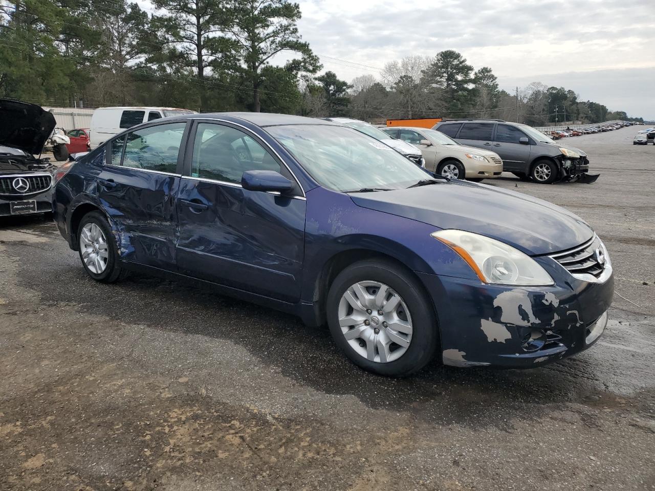 2010 Nissan Altima - Image 4
