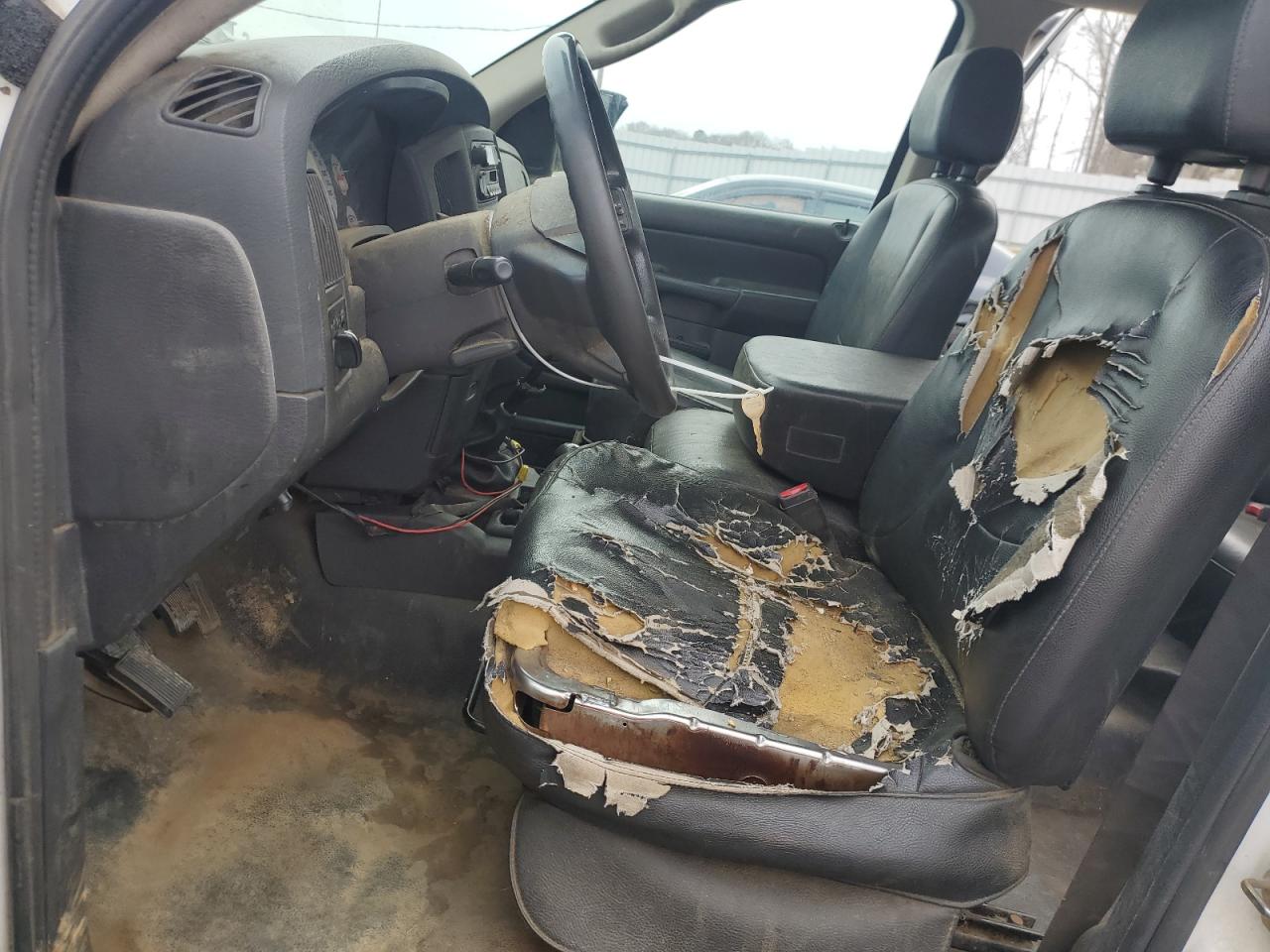 2005 Dodge RAM - Image 7