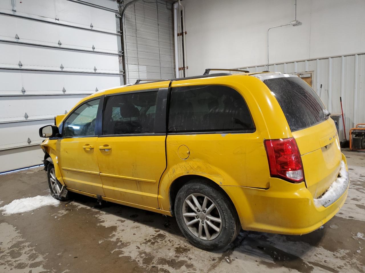 2015 Dodge Caravan - Image 2