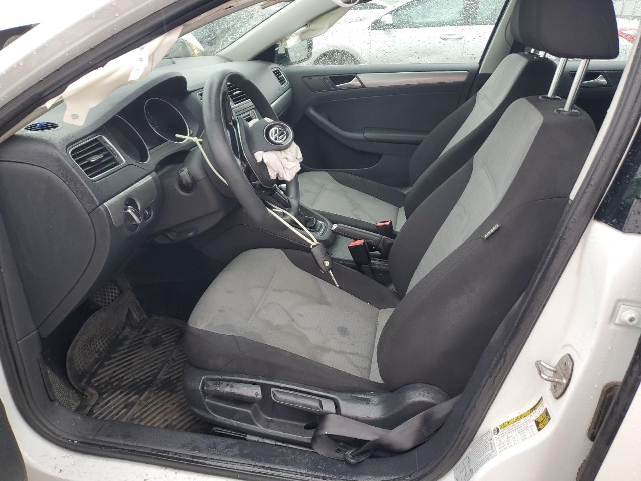 2017 Volkswagen Jetta - Image 7