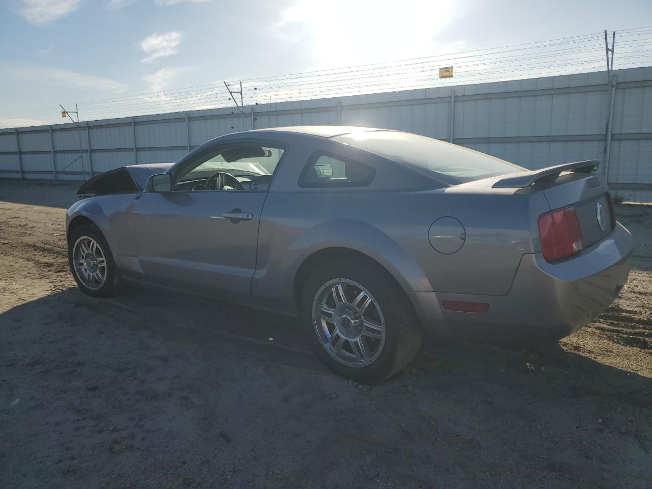 2006 Ford Mustang - Image 2