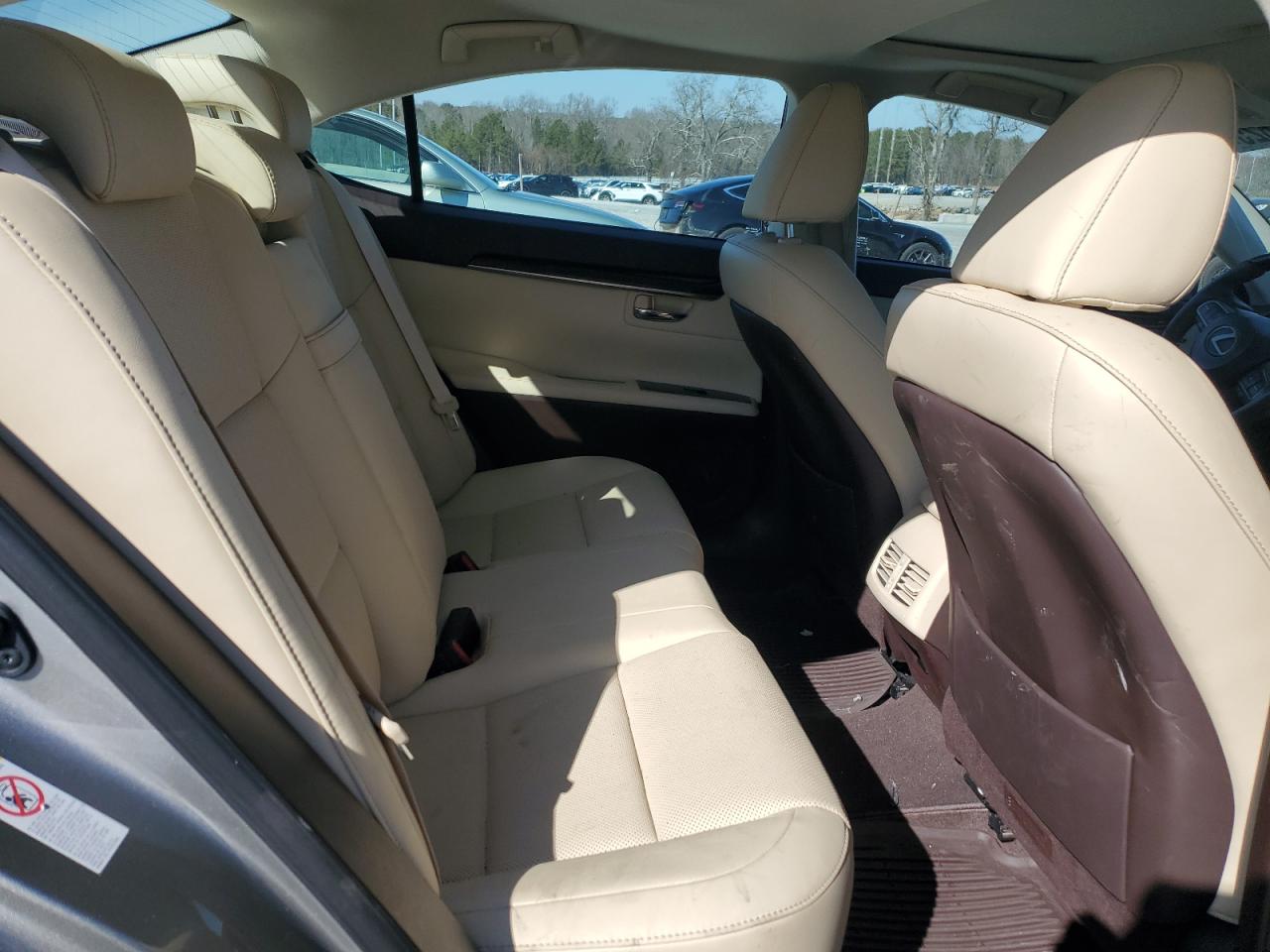2017 Lexus ES - Image 10