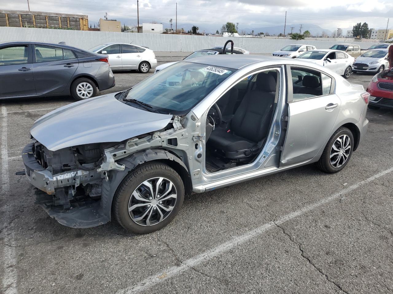 2013 Mazda 3 I na sprzedaż w Van Nuys, CA - Side