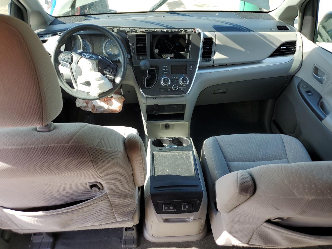 2018 Toyota Sienna - Image 8