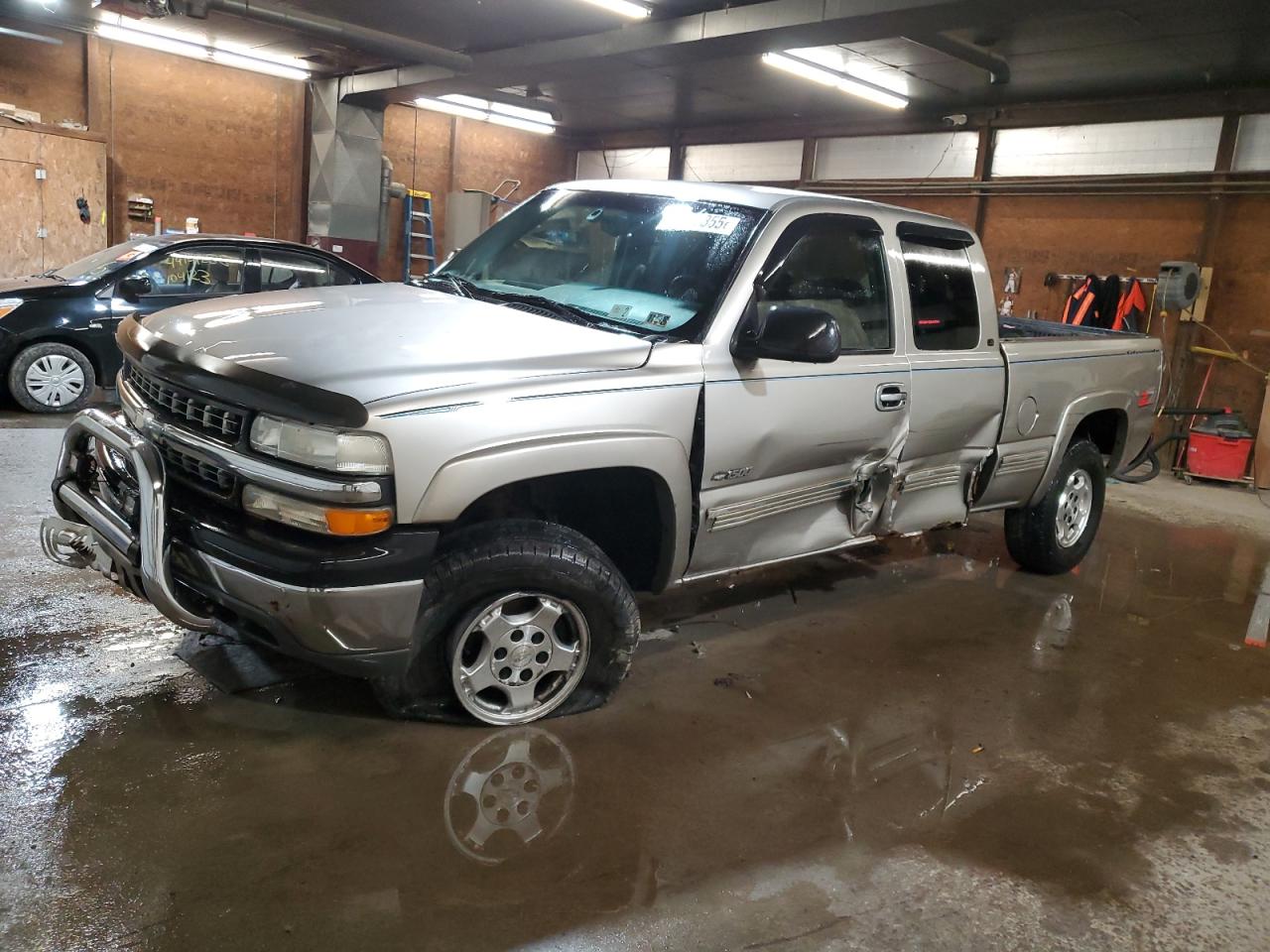 2000 Chevrolet Silverado - Image 1