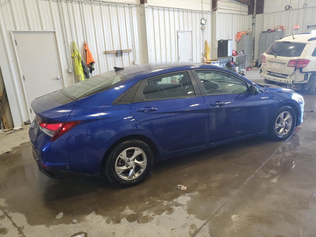 2021 Hyundai Elantra - Image 3