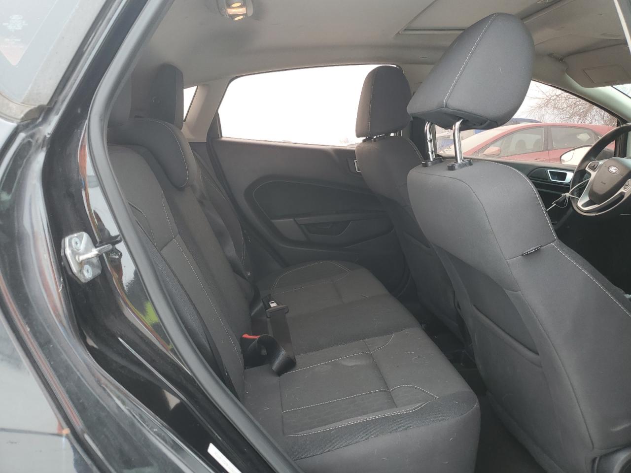 2015 Ford Fiesta - Image 10