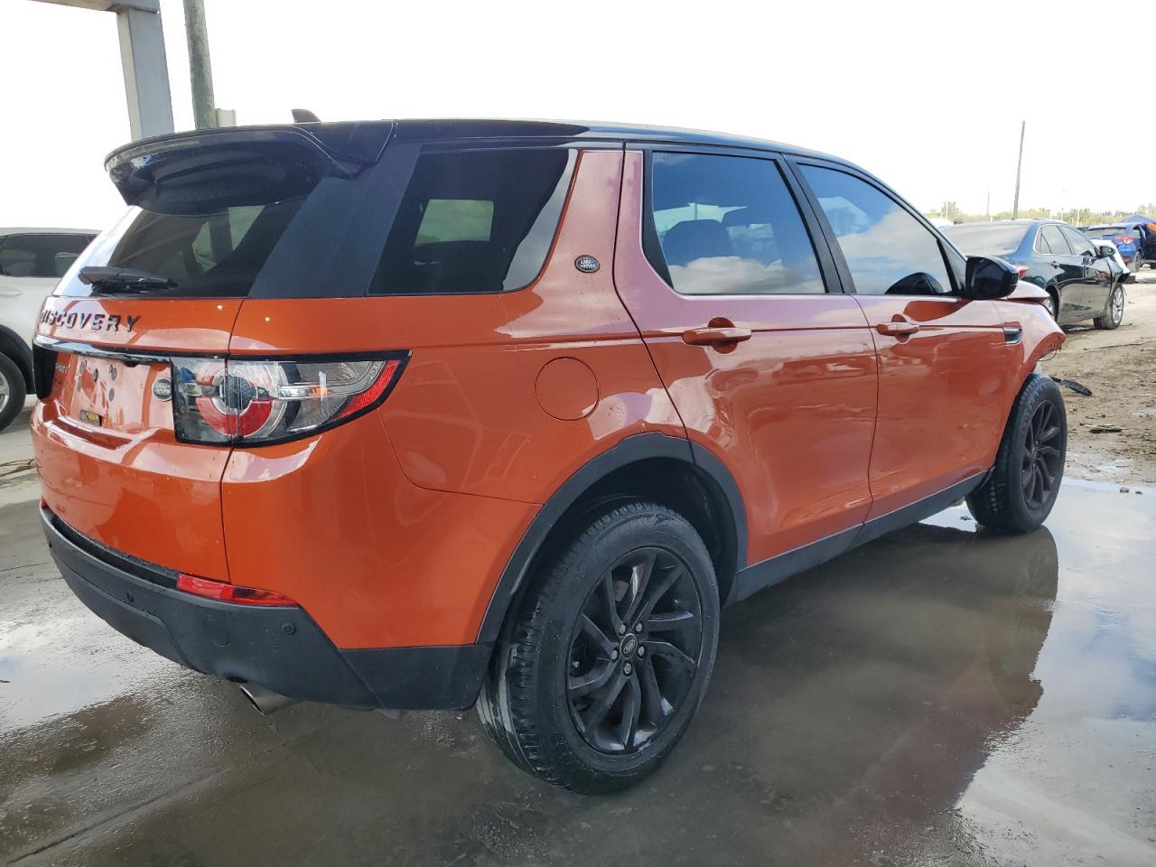 2016 Land Rover Discovery - Image 3