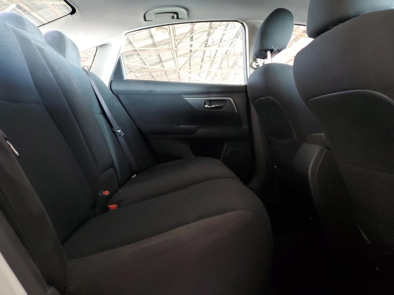 2015 Nissan Altima - Image 10