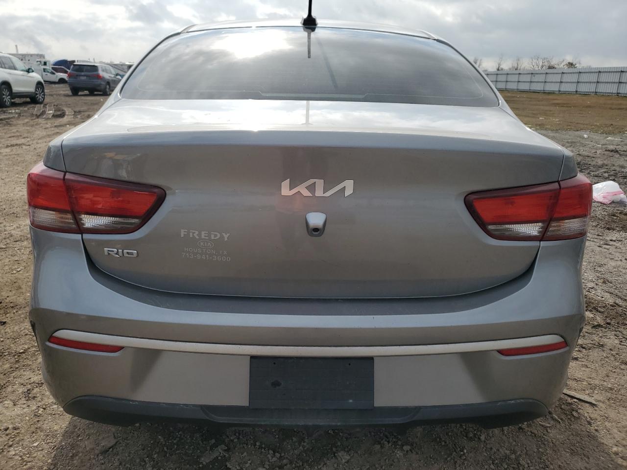 2022 Kia Rio - Image 6