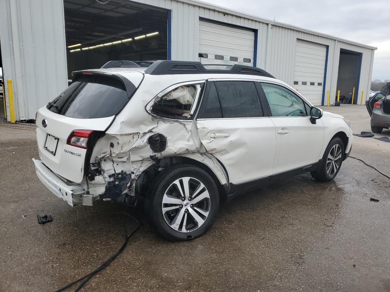 2019 Subaru Outback - Image 3