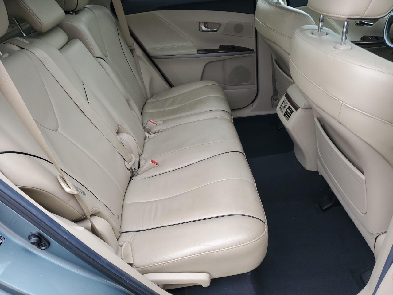 2012 Toyota Venza - Image 11