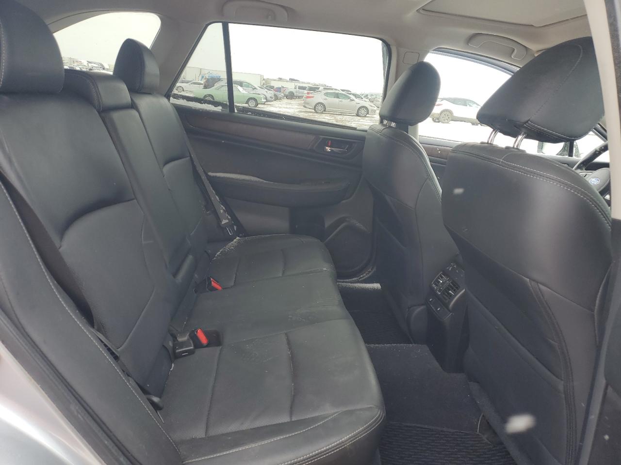 2015 Subaru Outback - Image 11