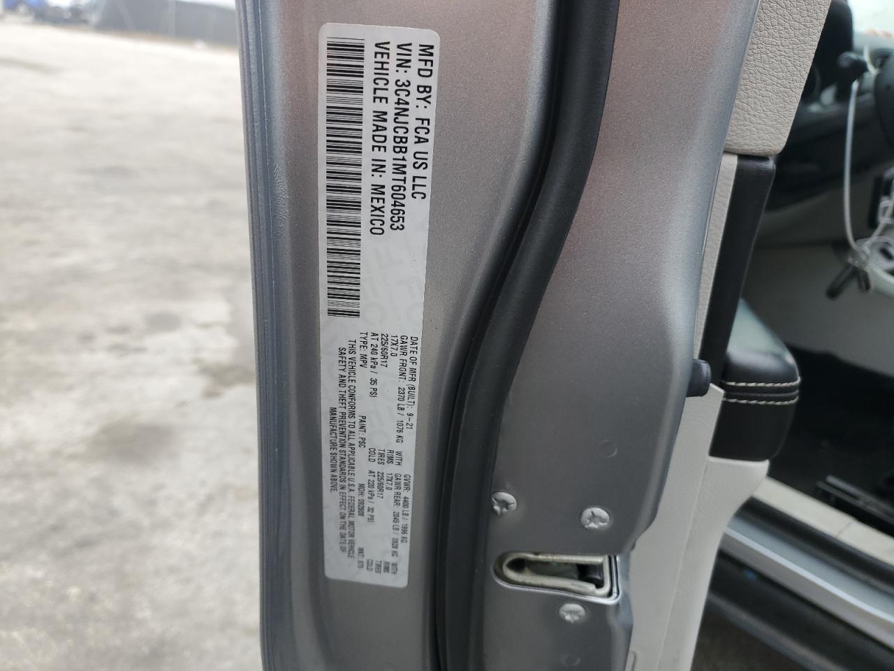 2021 Jeep Compass - Image 13