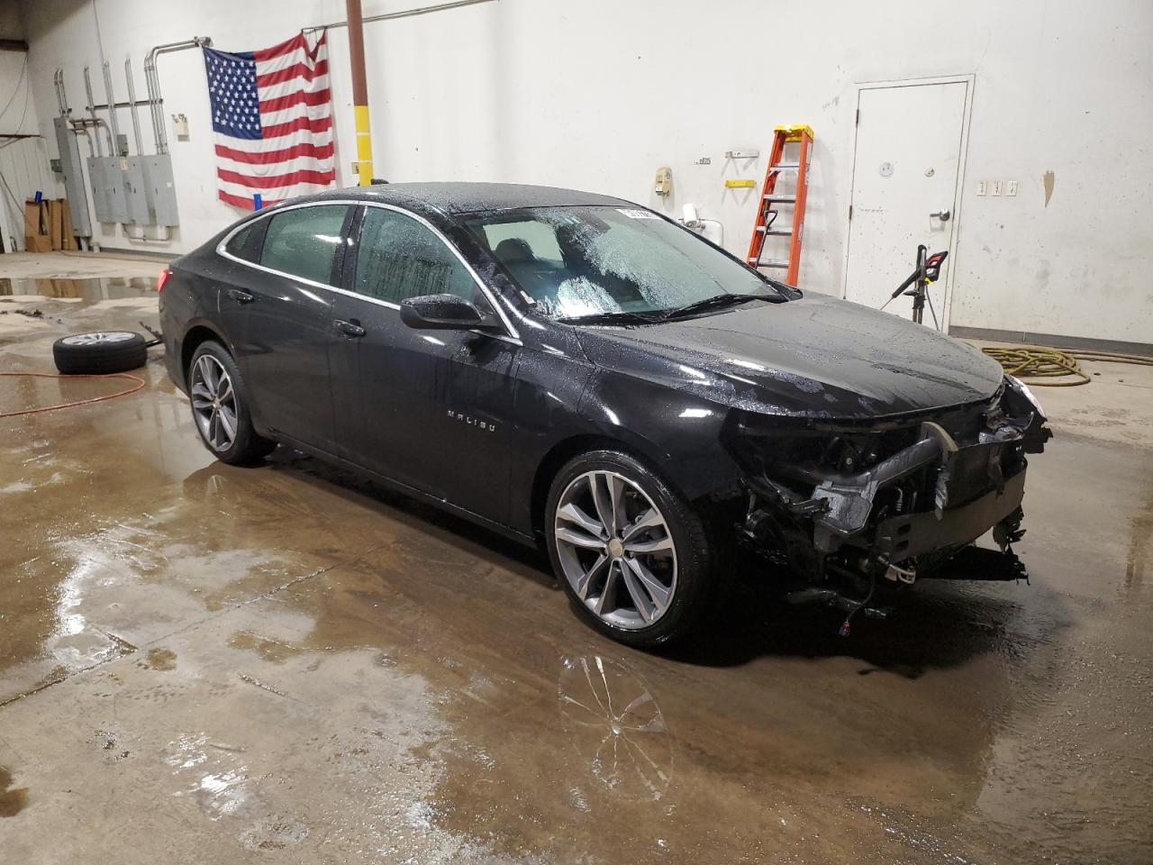2022 Chevrolet Malibu - Image 4