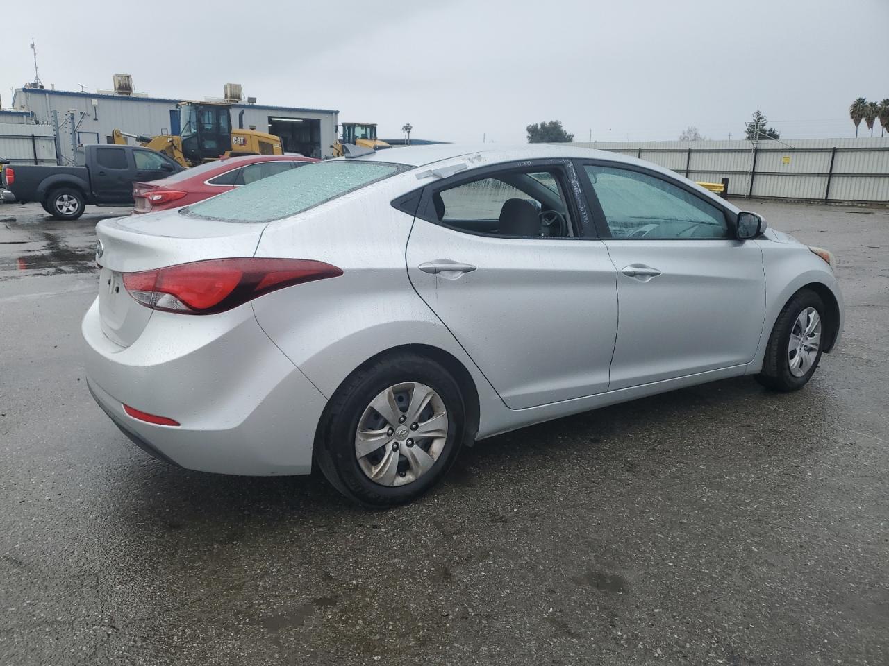 2016 Hyundai Elantra - Image 3