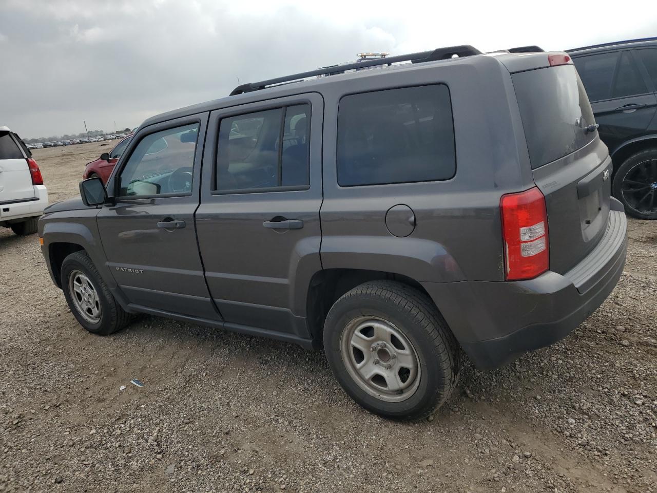 2016 Jeep Liberty (Patriot) - Image 2