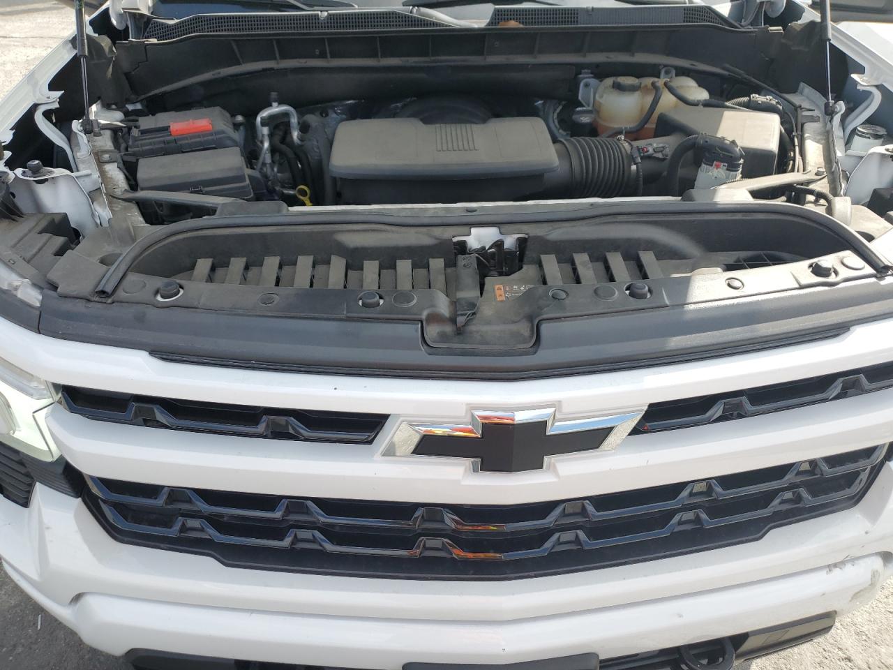 2022 Chevrolet Silverado - Image 11
