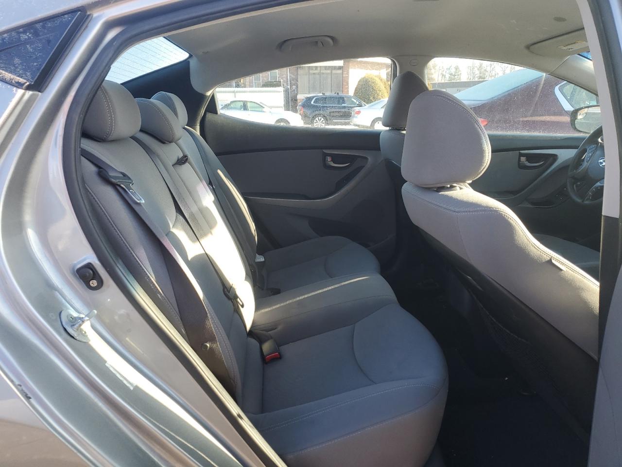 2015 Hyundai Elantra - Image 10