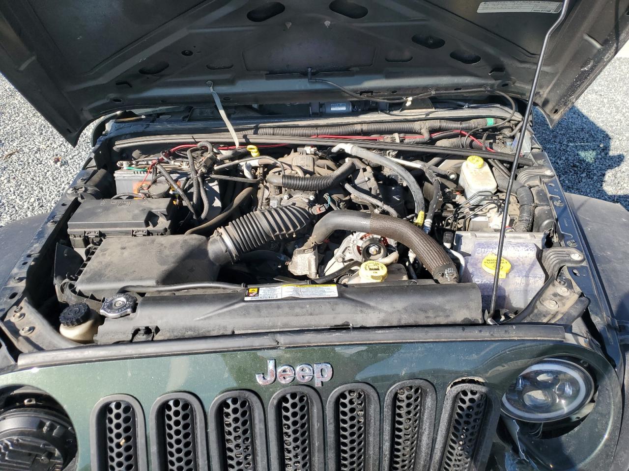 2010 Jeep Wrangler - Image 13