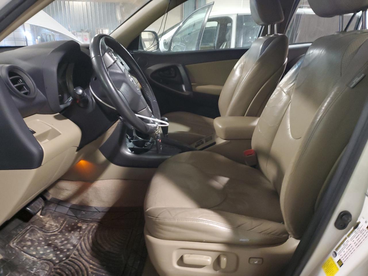 2012 Toyota RAV 4 - Image 7