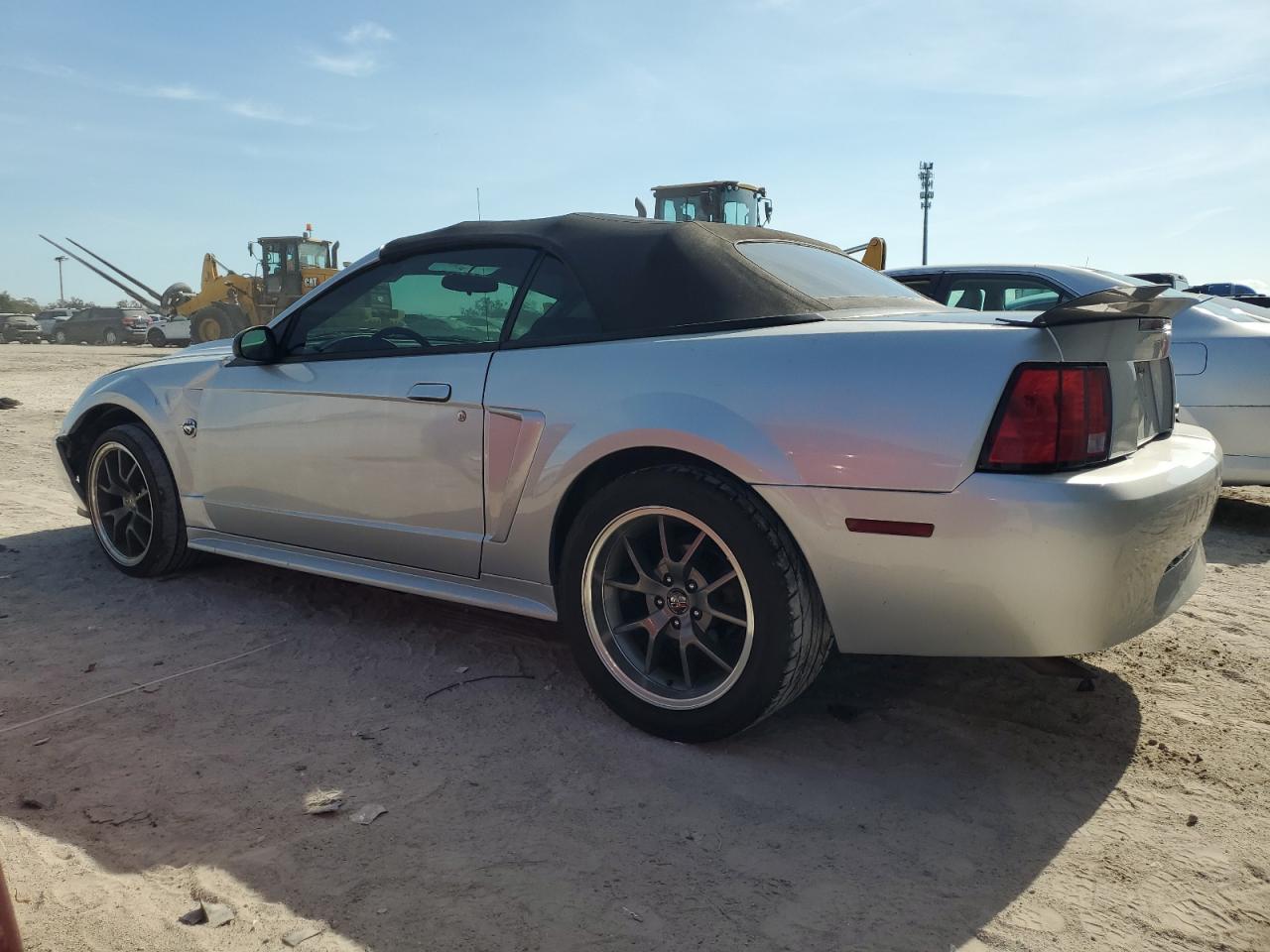 2004 Ford Mustang - Image 2
