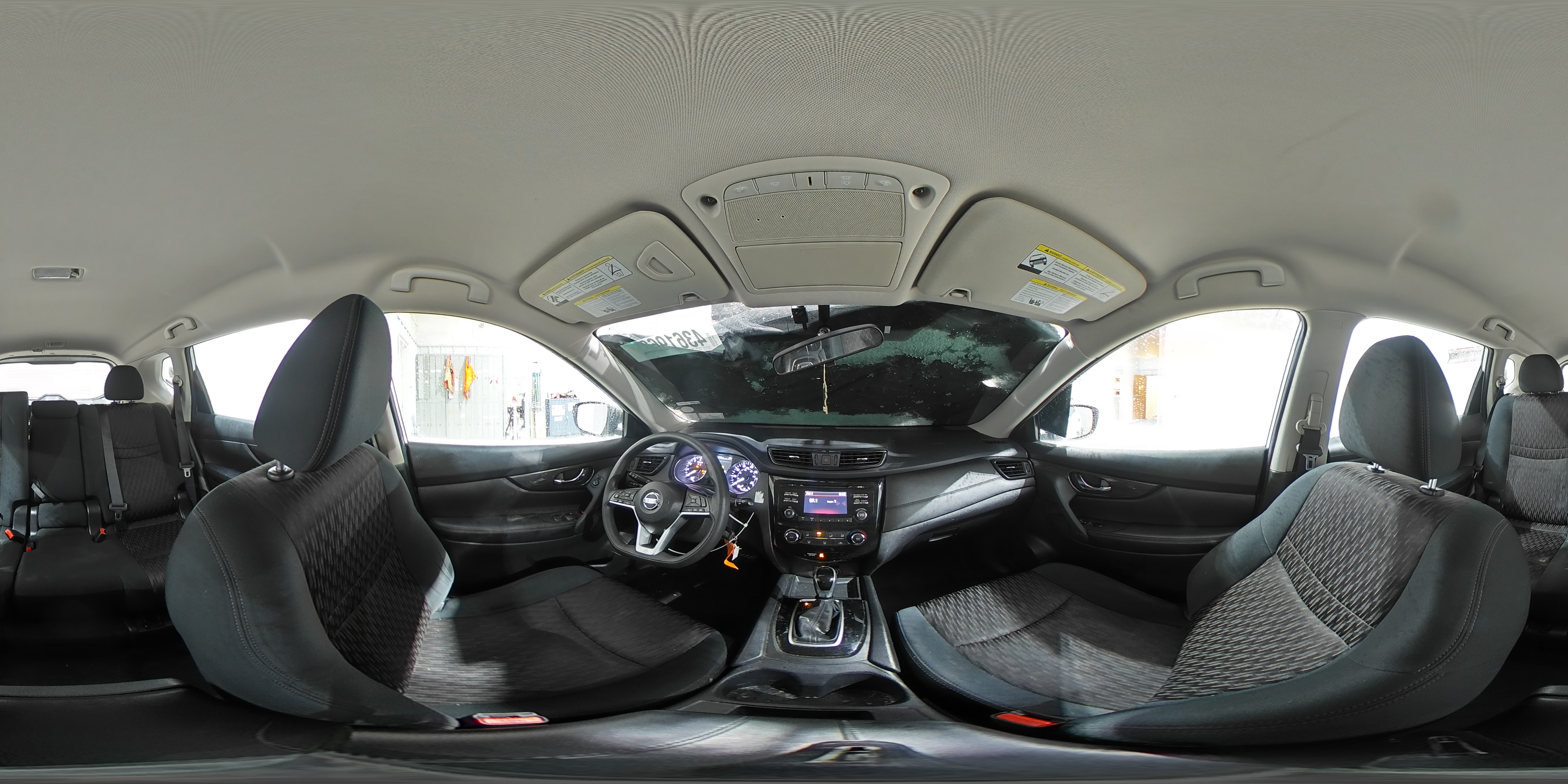 2017 Nissan Rogue - Image 16