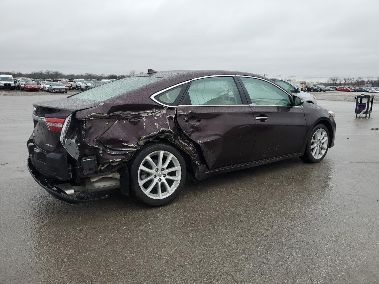 2014 Toyota Avalon - Image 3