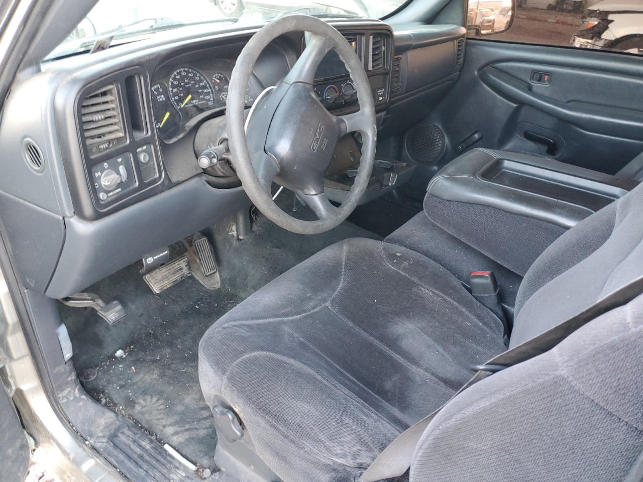 2000 GMC Sierra - Image 8