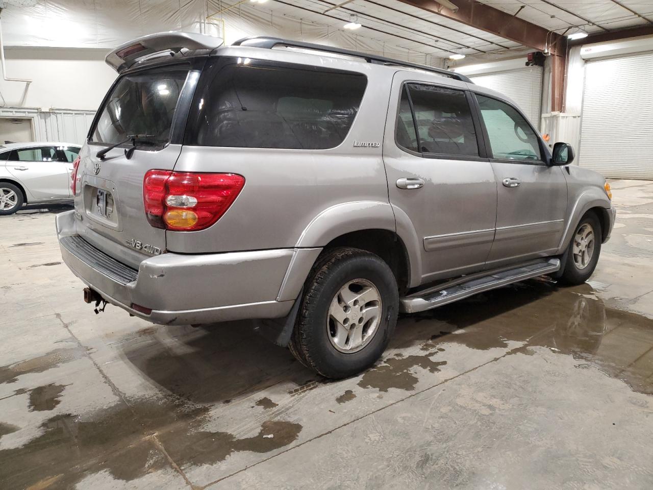 2002 Toyota Sequoia - Image 3