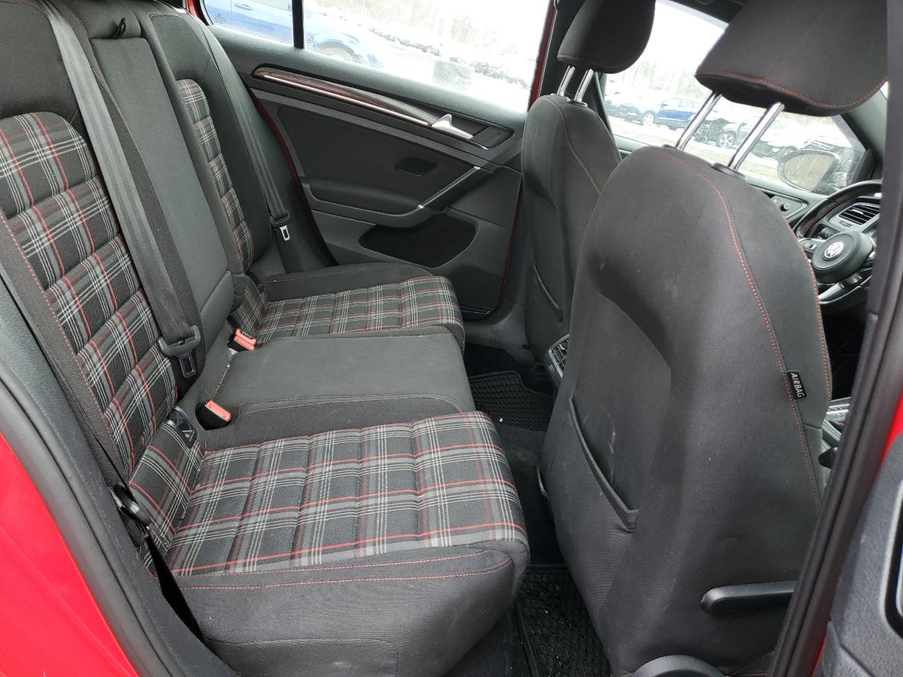 2017 Volkswagen GTI - Image 10
