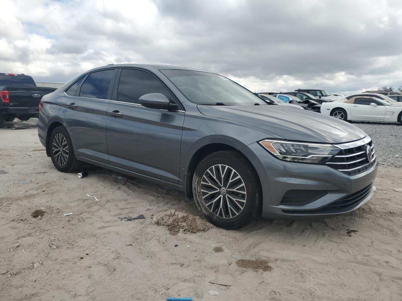 2021 Volkswagen Jetta - Image 4