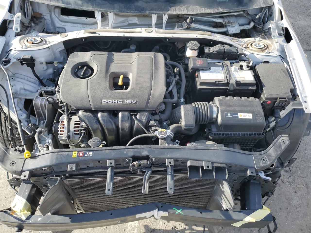 2017 Hyundai Elantra - Image 11