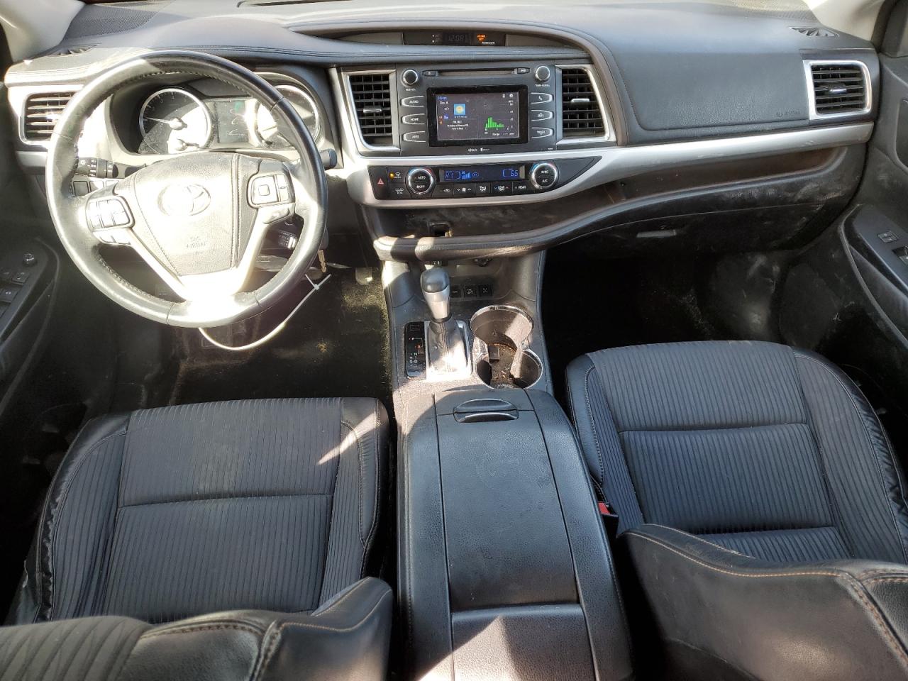 2014 Toyota Highlander - Image 8