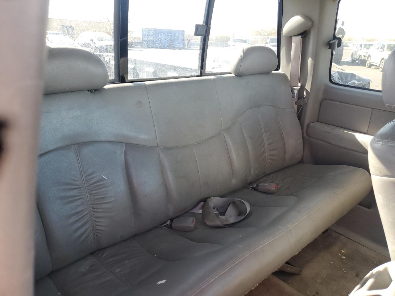 2000 Chevrolet Silverado - Image 10