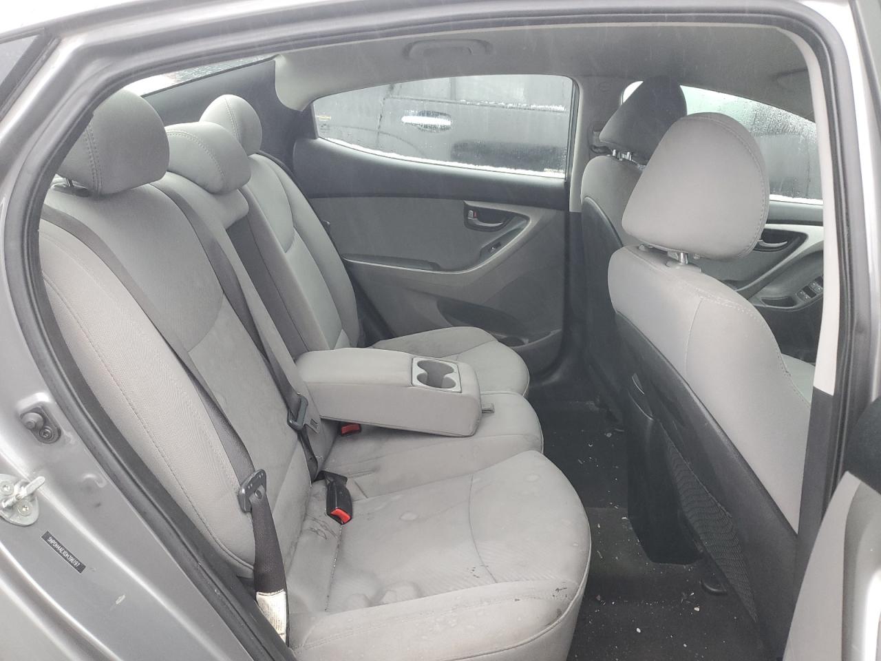 2013 Hyundai Elantra - Image 10