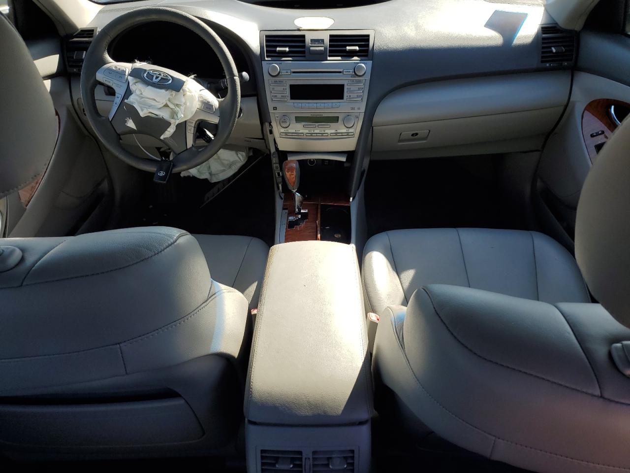 2011 Toyota Camry - Image 8