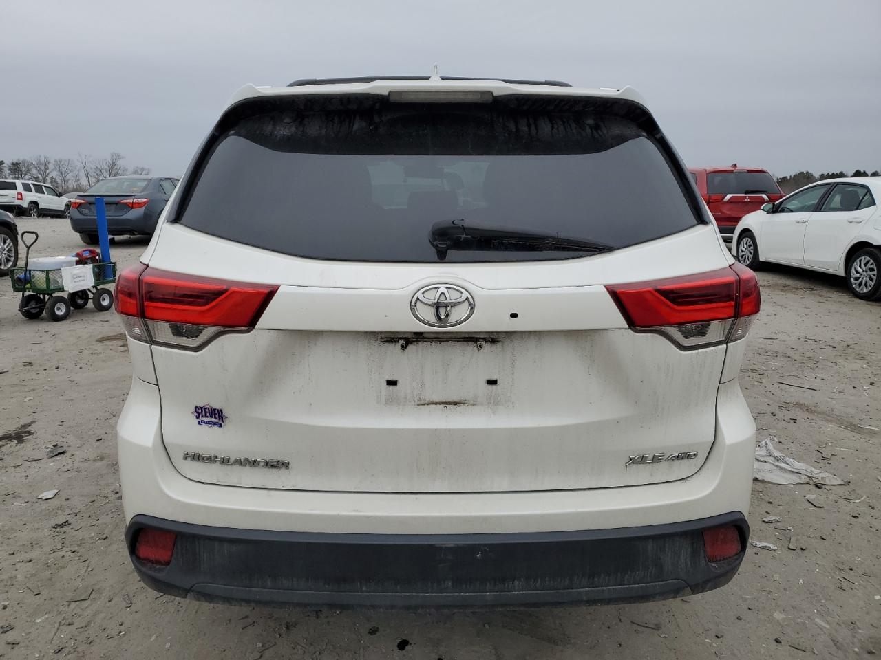 2019 Toyota Highlander - Image 6