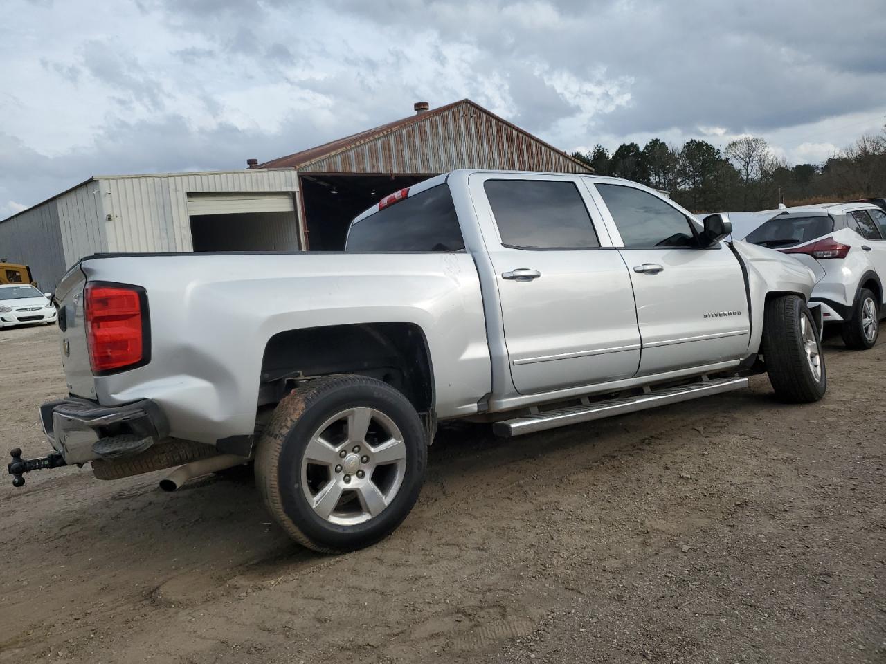2016 Chevrolet Silverado - Image 3