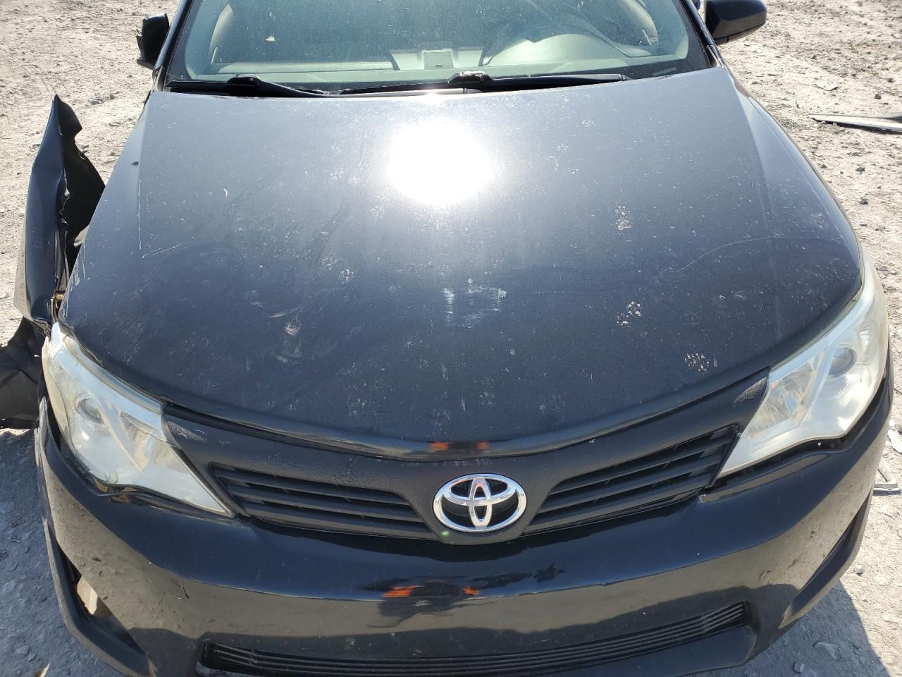 2014 Toyota Camry - Image 11