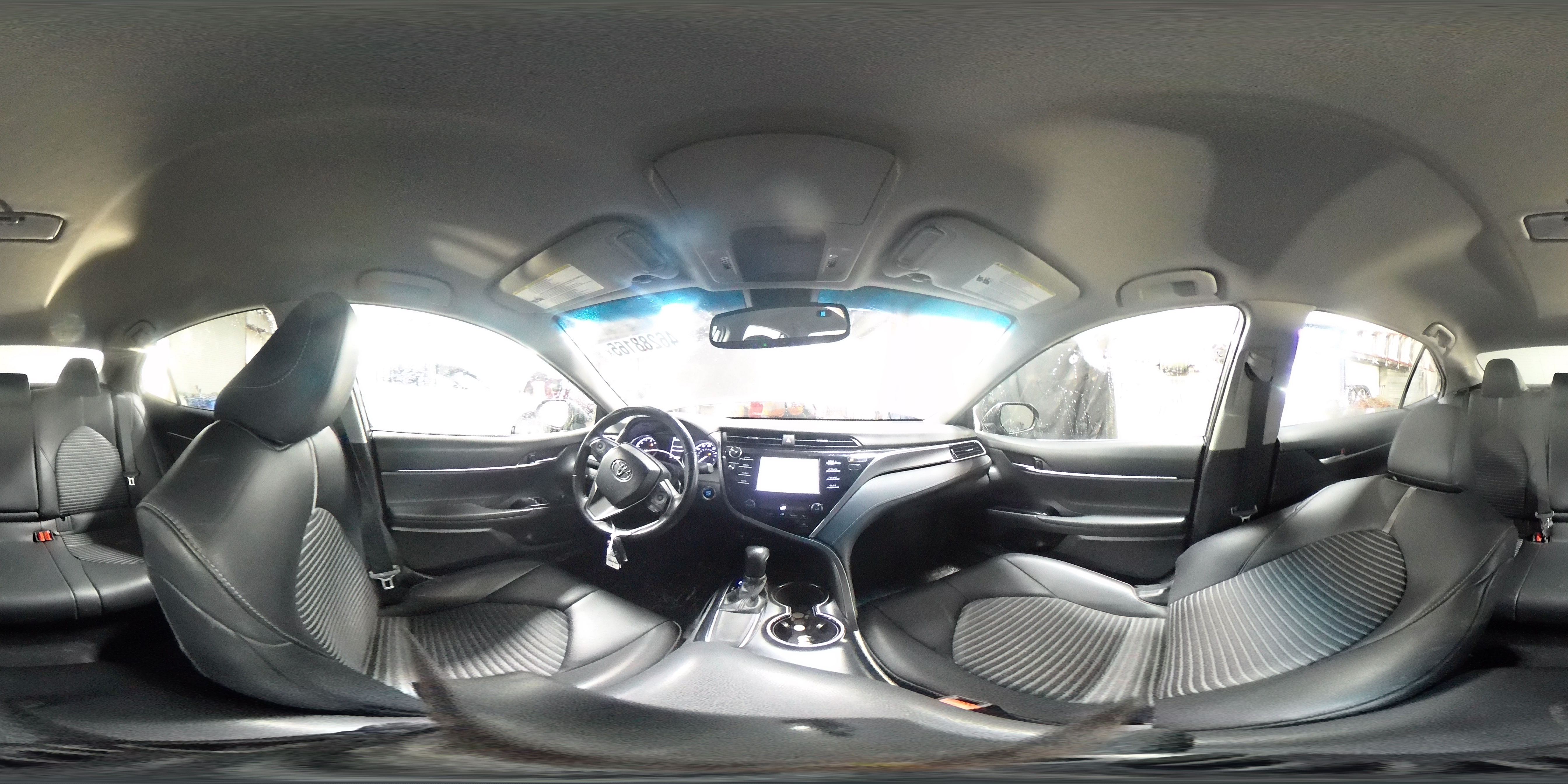 2018 Toyota Camry - Image 15