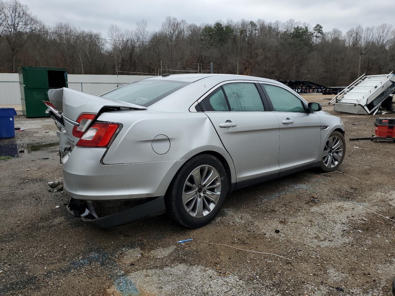 2010 Ford Taurus - Image 3