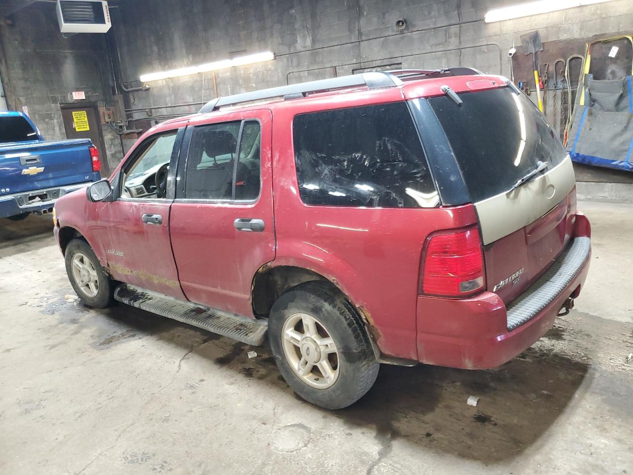 2005 Ford Explorer - Image 2