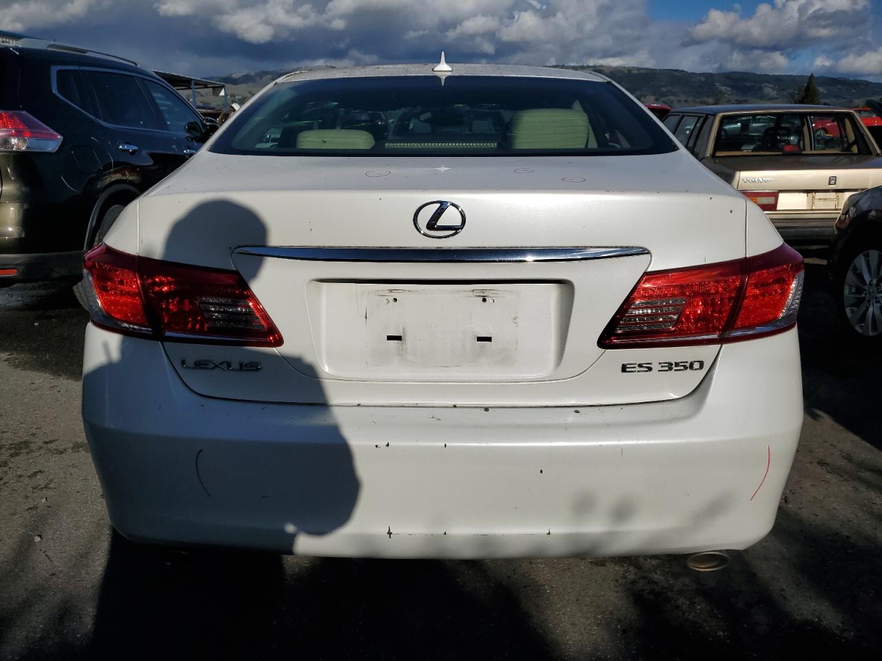 2010 Lexus ES - Image 6