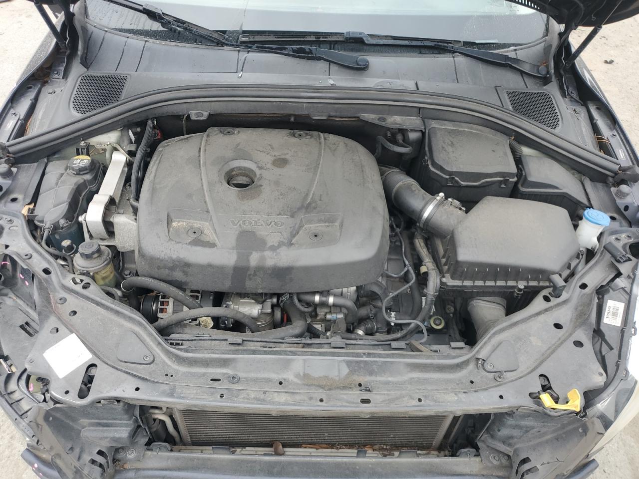 2017 Volvo XC60 - Image 12